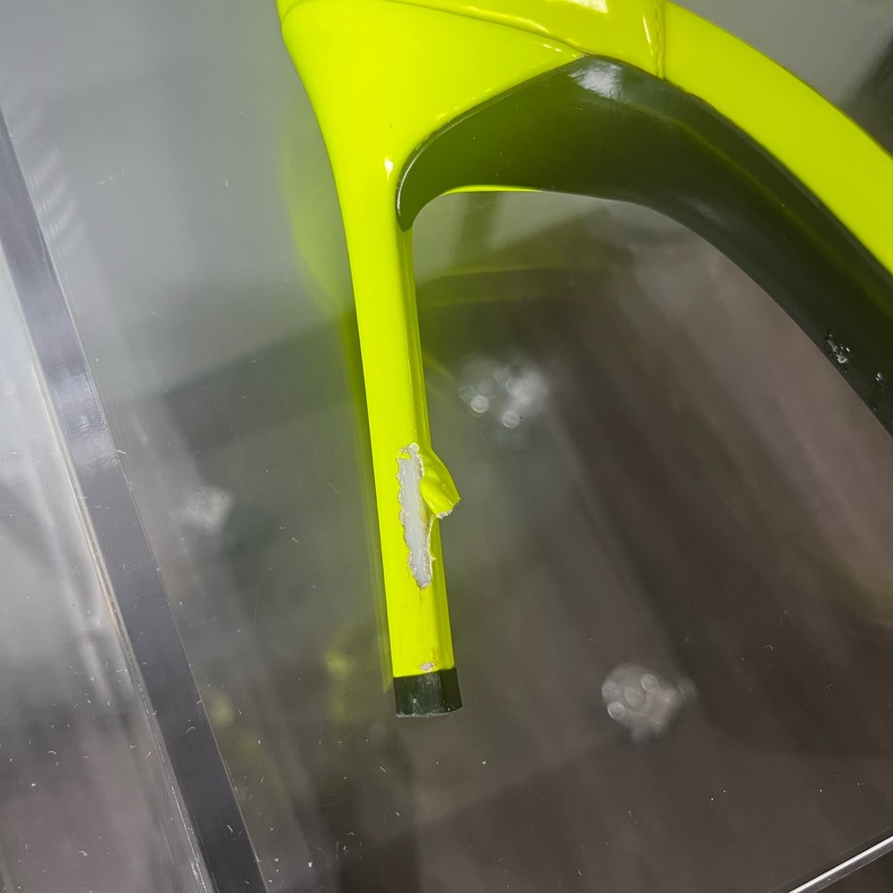 Saint Laurent Yellow Patent Leather Sandals - Picture 4 of 8